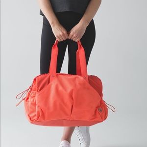 lululemon Extra Mile Duffel